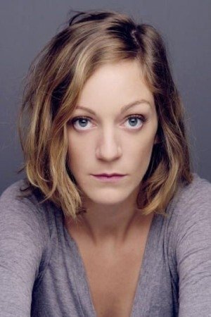 Anna Flori-Lamour backdrop