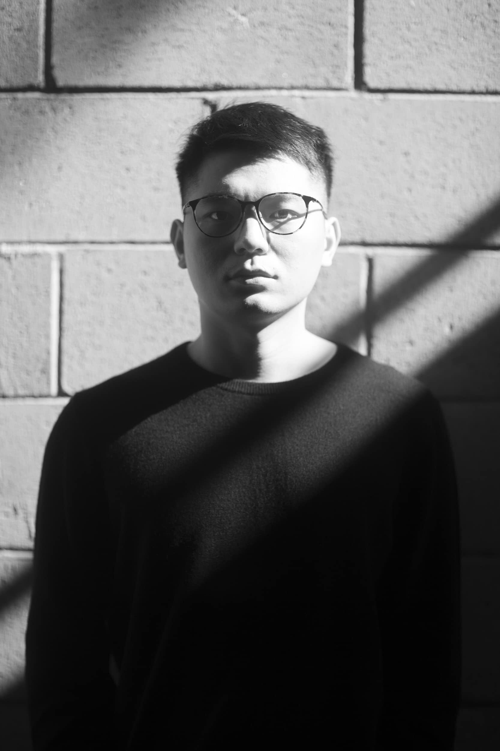 Longwei Deng backdrop