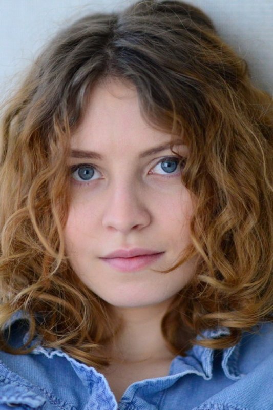 Marie Meinzenbach backdrop