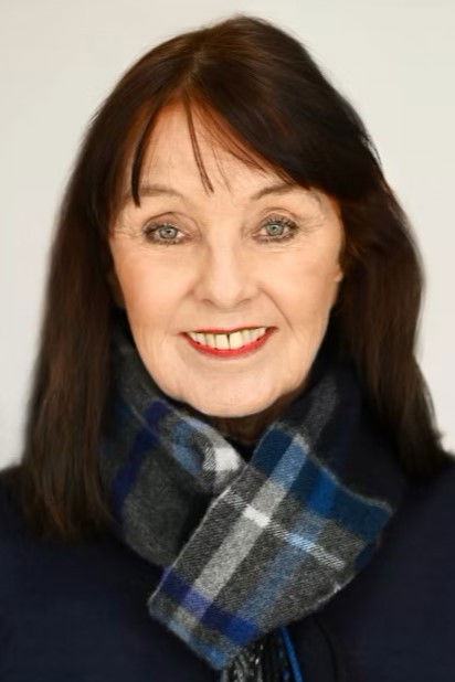 Elli Maclure backdrop