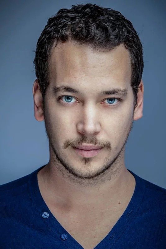 Jonathan Couzinié backdrop