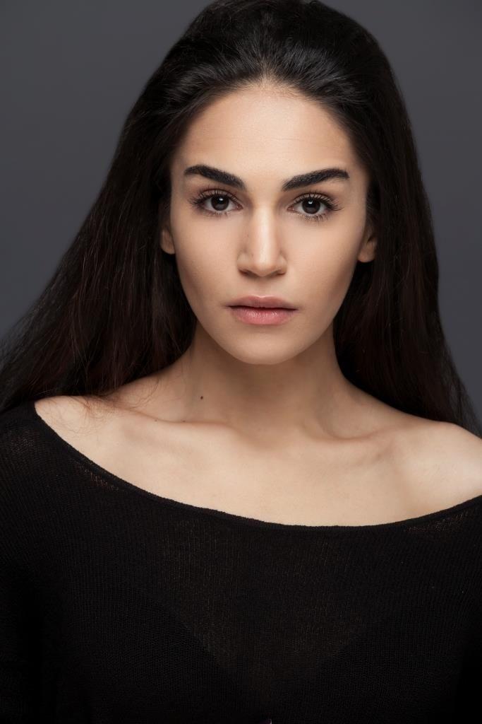 Sahra Şaş backdrop