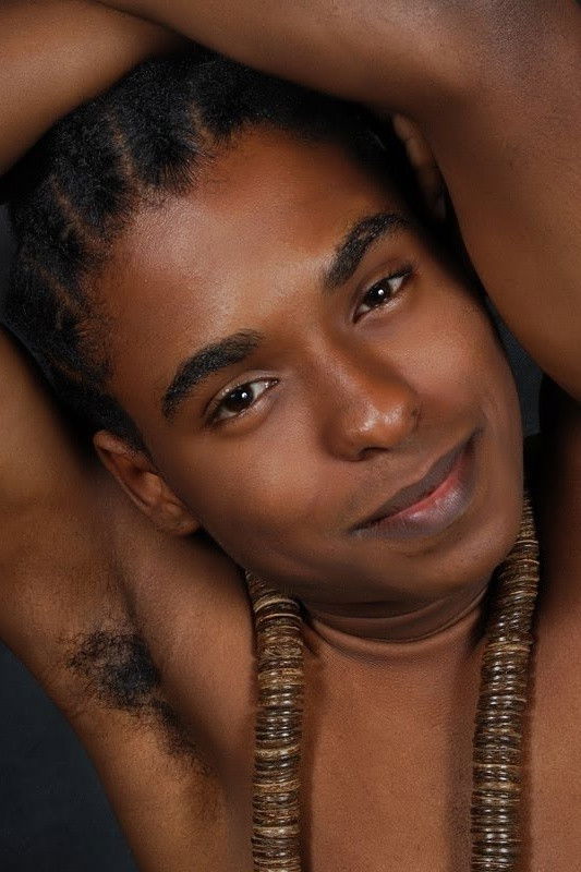 Ricardo Fernandes backdrop