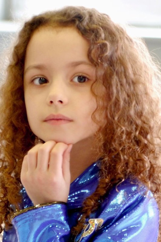 Cassiopée Mayance backdrop