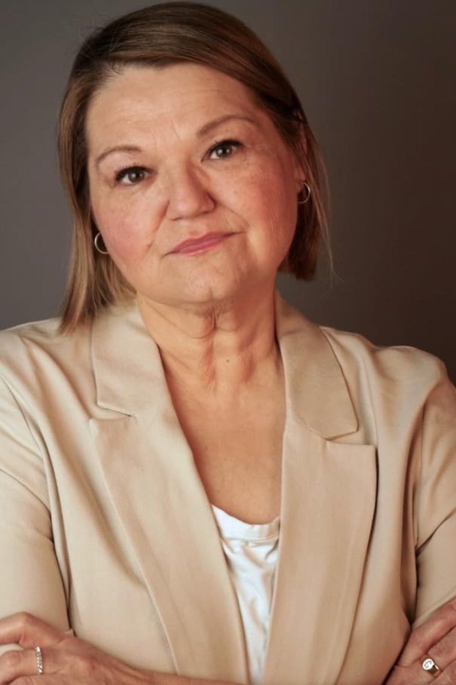 Grace Anderson backdrop