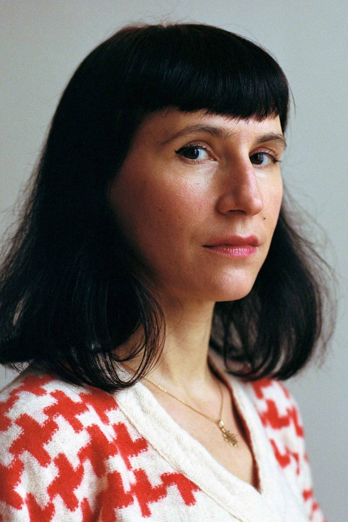 Laure Giappiconi backdrop