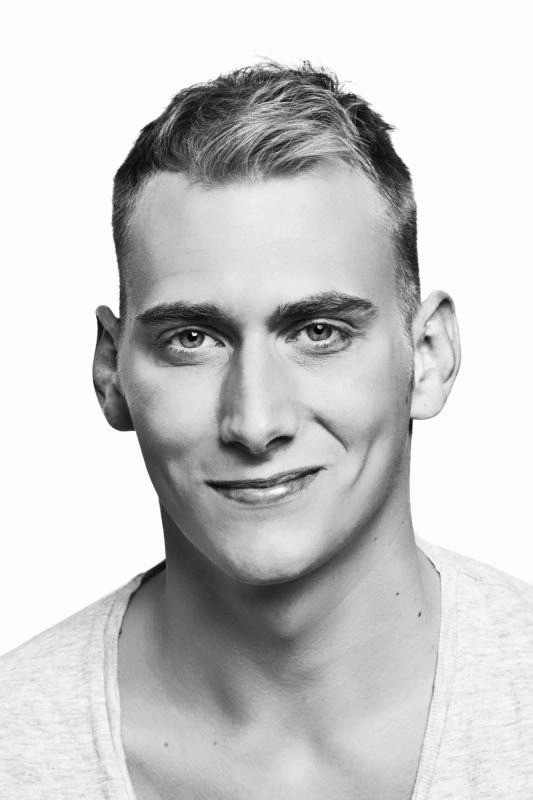 Daniel Larner backdrop