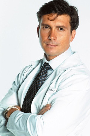 Leonardo Marrero backdrop