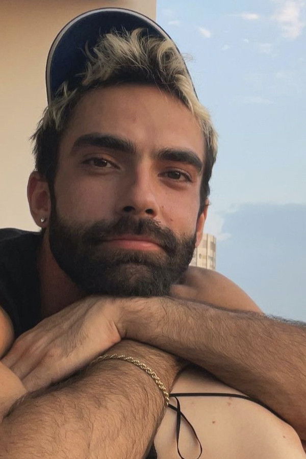 William Manfroi backdrop