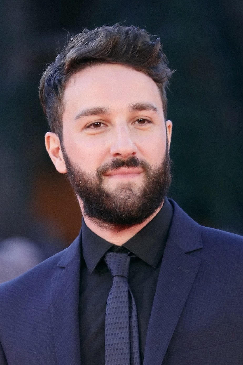 Françesko Kapaldo backdrop