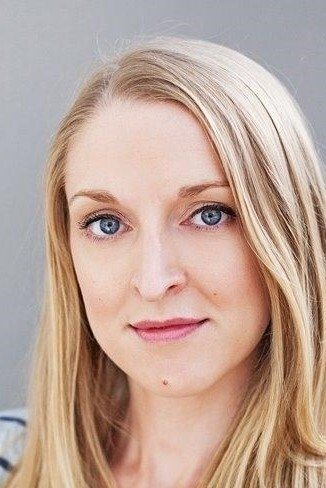 Grace Hendy backdrop