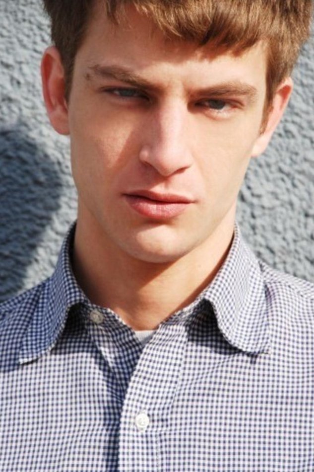 Lucas Escariz backdrop