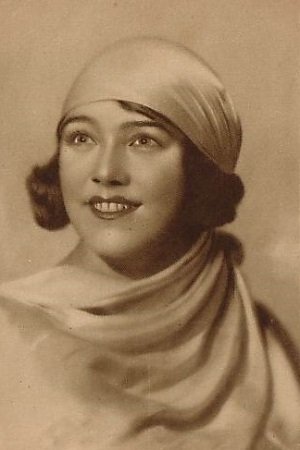 Sofya Yakovleva backdrop