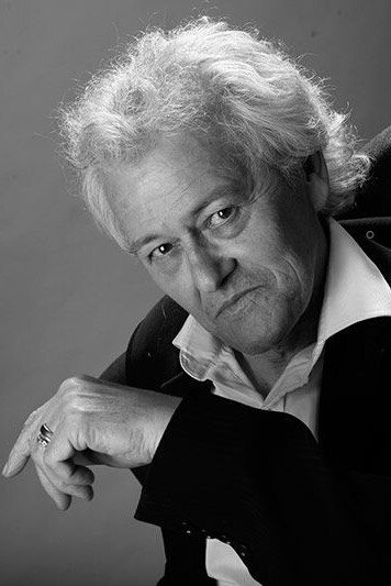 Serge Trinquecoste backdrop