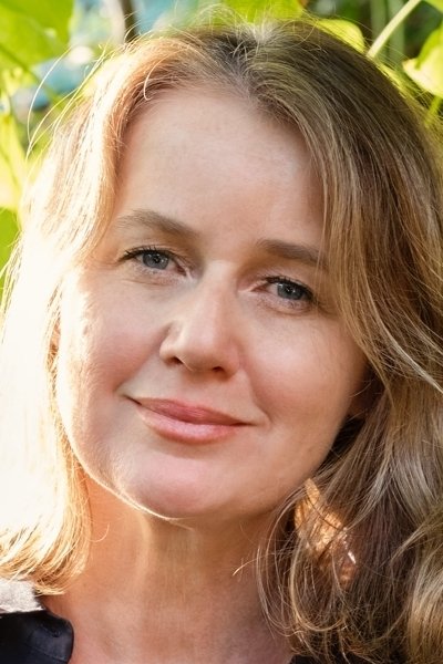 Elise McCredie backdrop