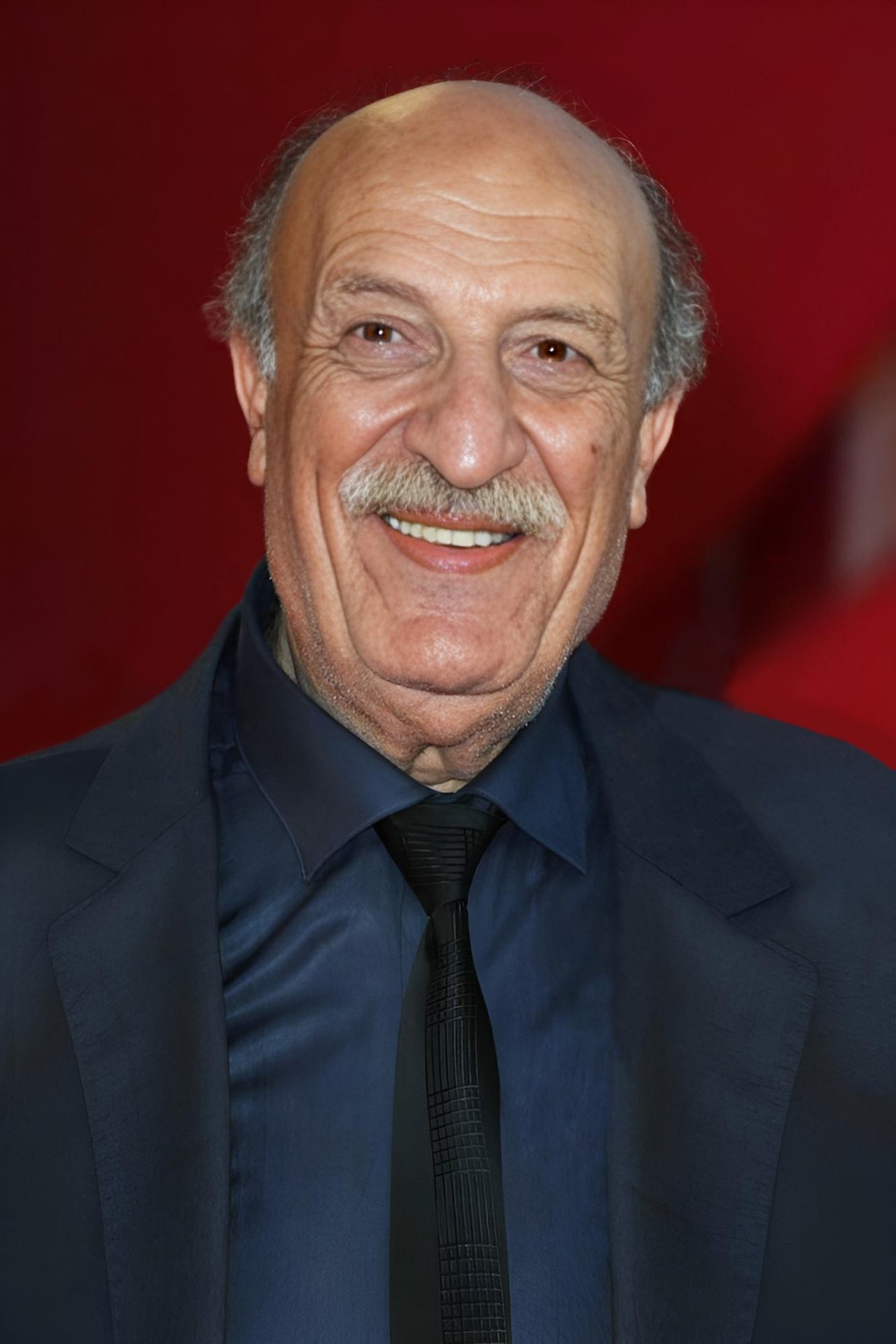 Hacène Benzerari backdrop