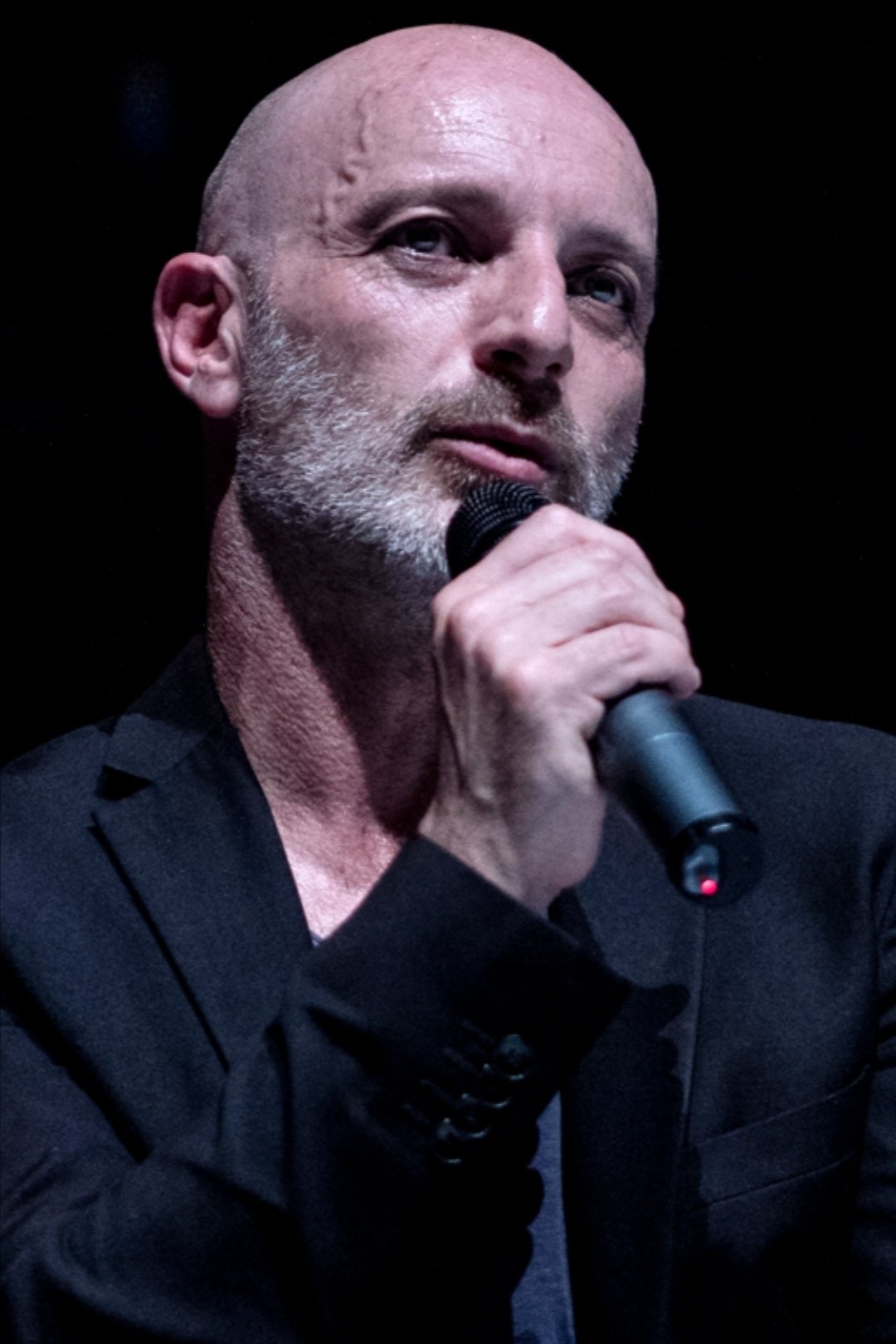 Roberto Latini backdrop