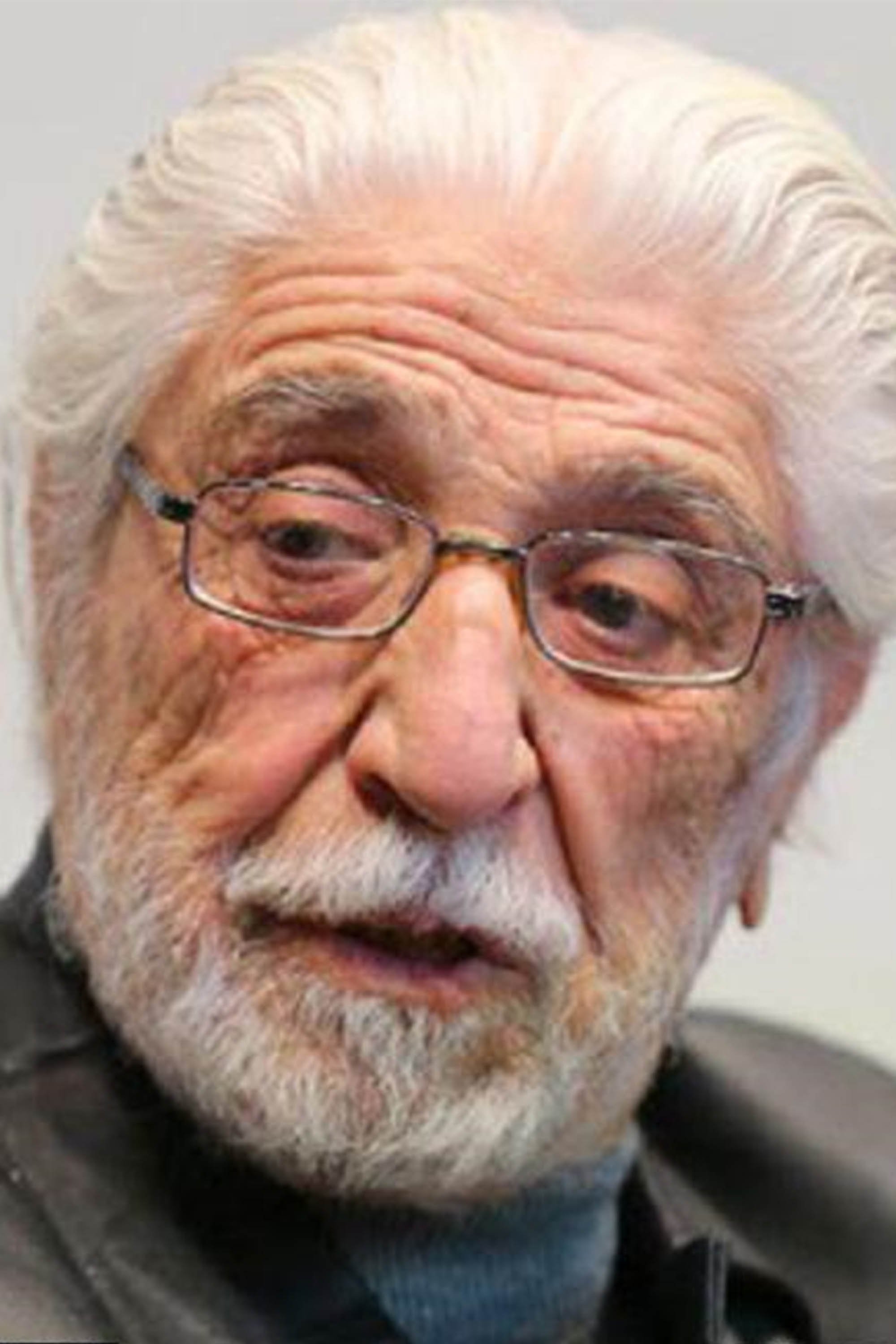 Rooholah Mofidi backdrop