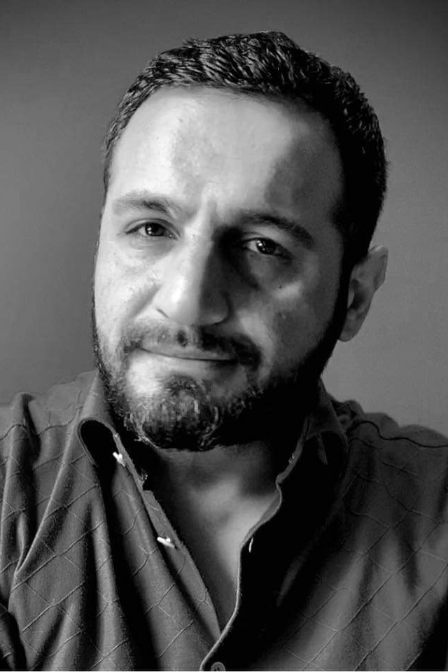 Samimi Farhad backdrop