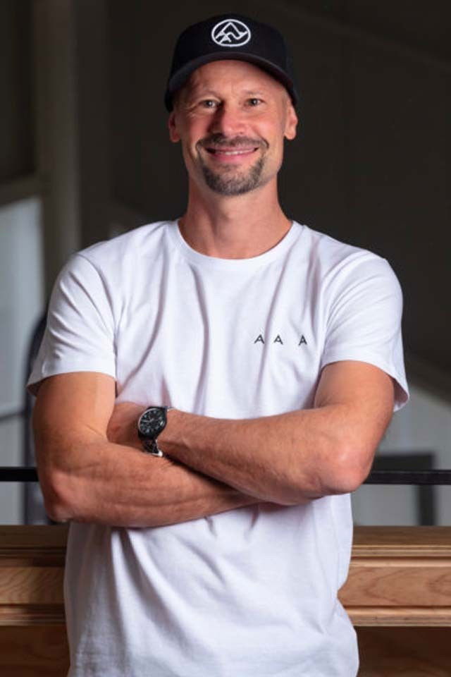 Chany Jeanguenin backdrop