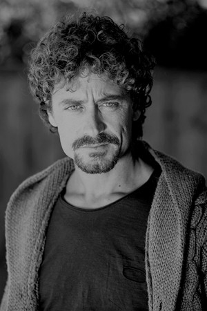 Diego Guerra backdrop