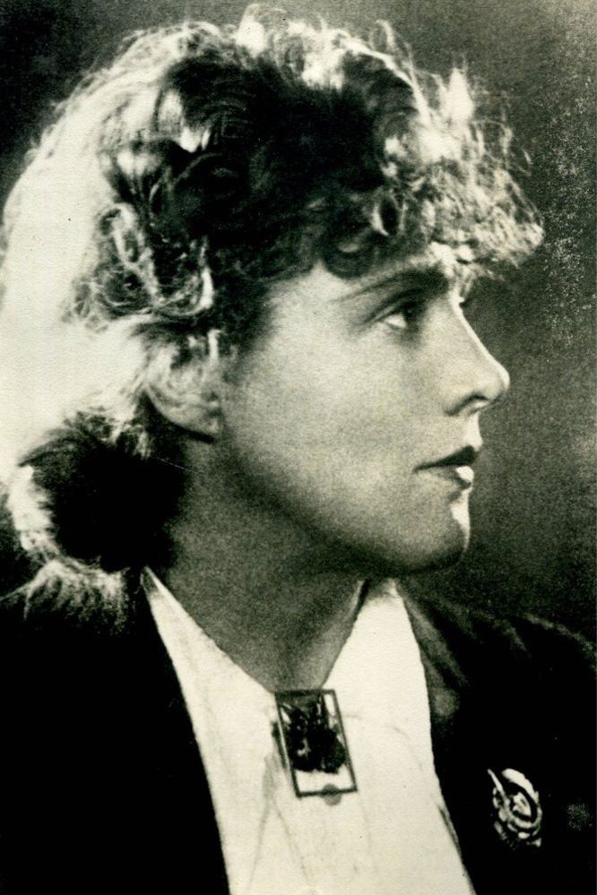 Olga Androvskaya backdrop