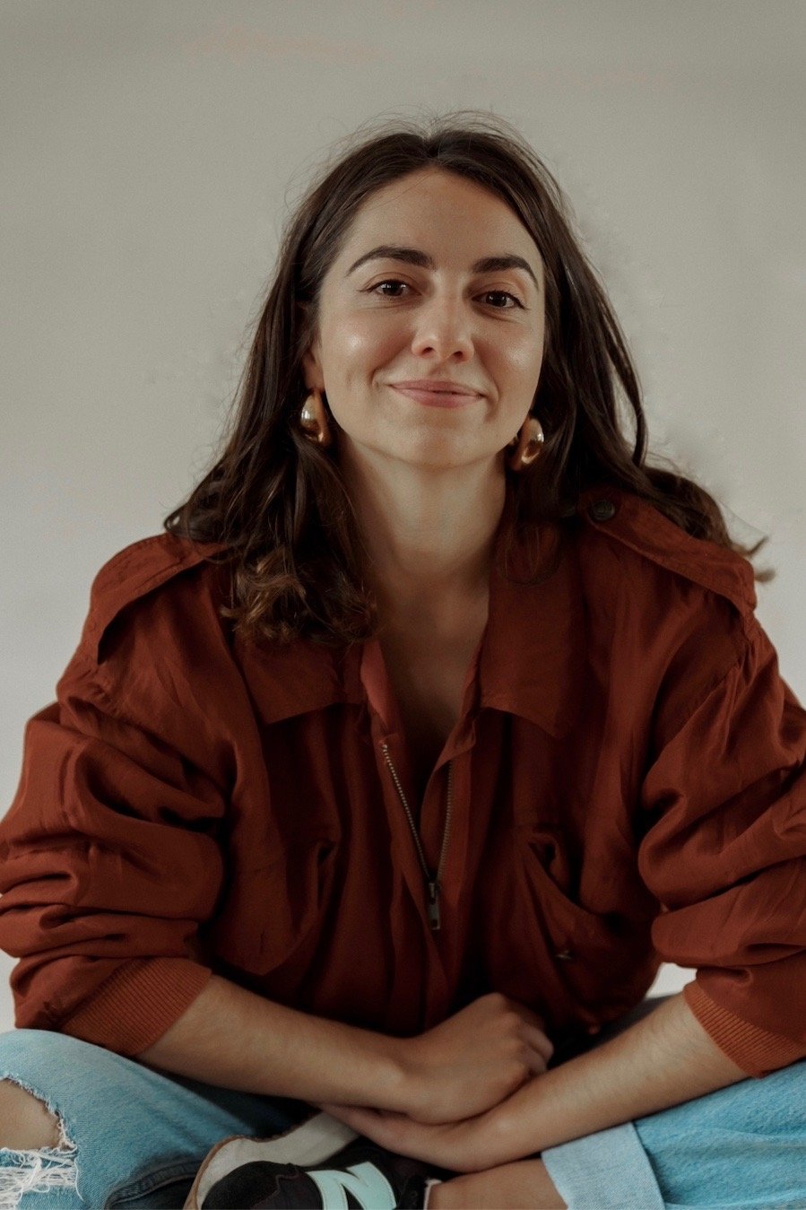 Hannah Mamalis backdrop