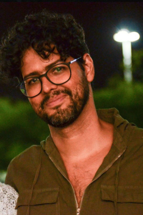 Pablo Gonçalo backdrop