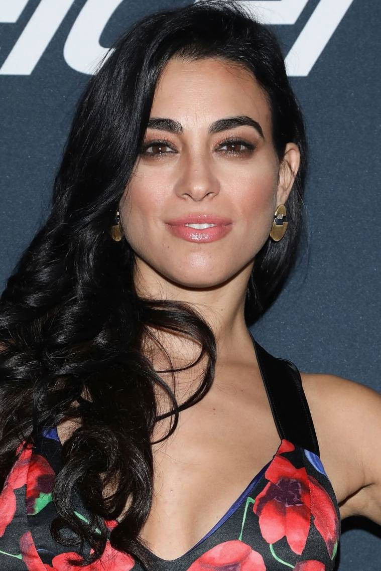 Analay Rodríguez backdrop