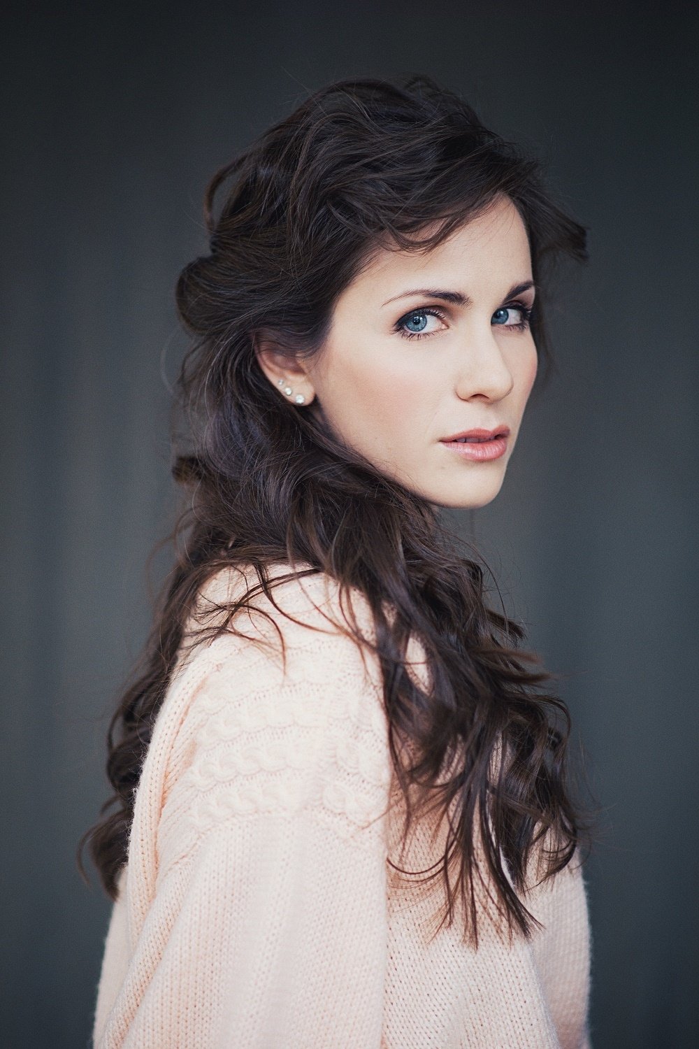 Shoshana Wilder backdrop