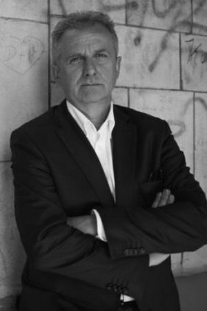 Sławomir Rogowski backdrop