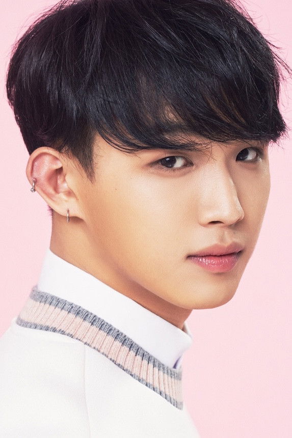 Lim Hyun-sik backdrop