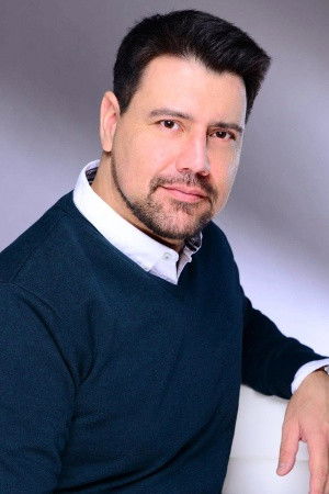 Dario Solari backdrop