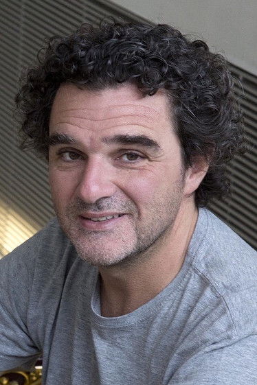 Jorge Prendas backdrop