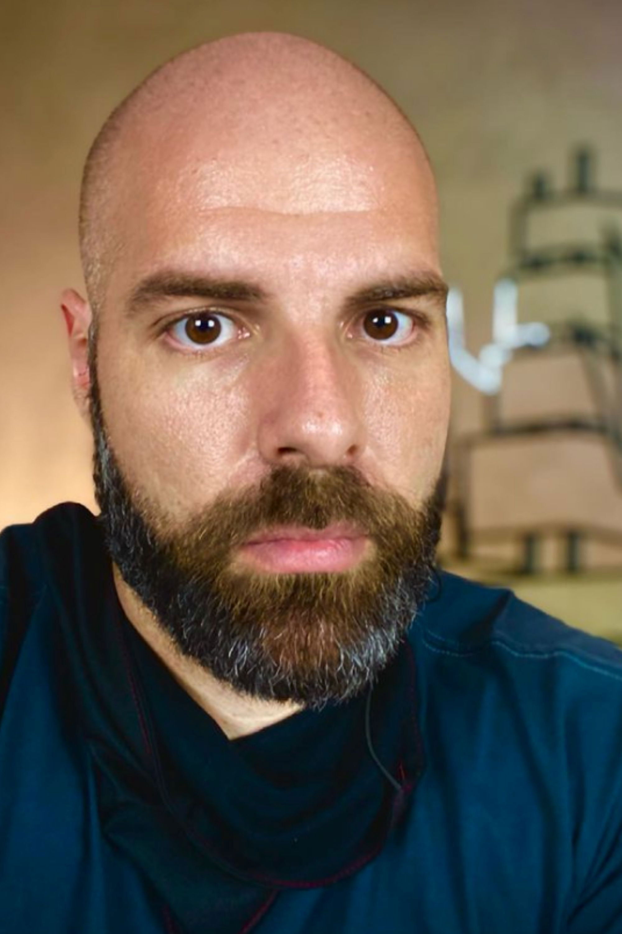 João Tessari backdrop