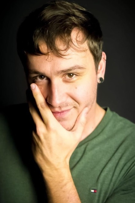 Vitor Tonsig backdrop