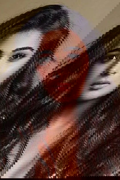 Shalini Pandey backdrop