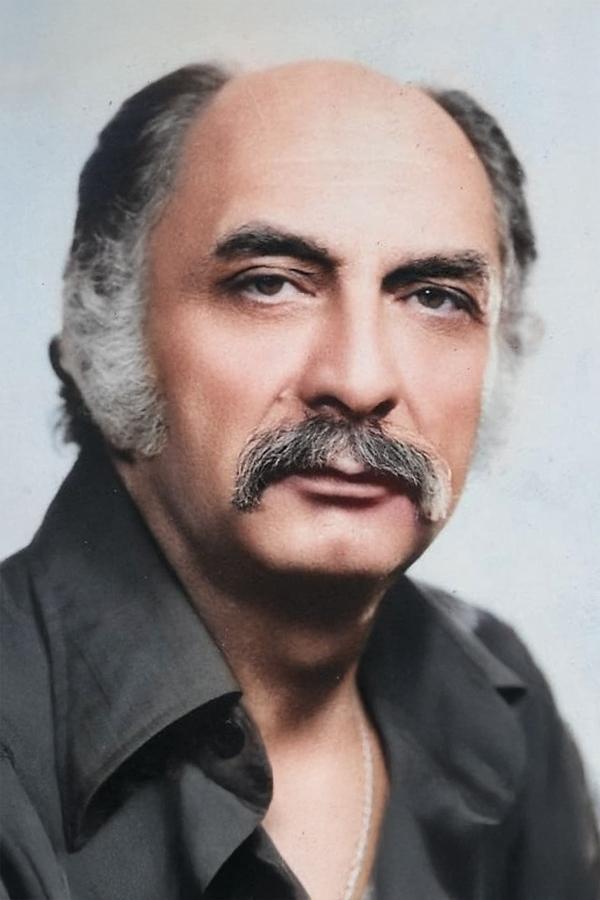 Tevhid Bilge backdrop