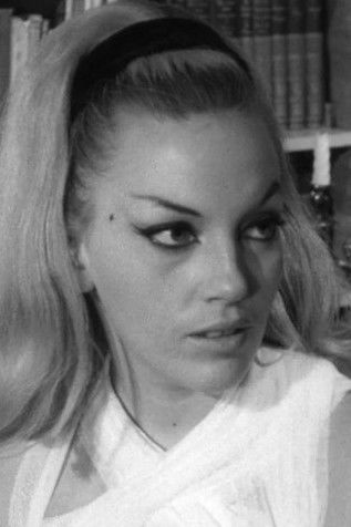 Monique Duval backdrop