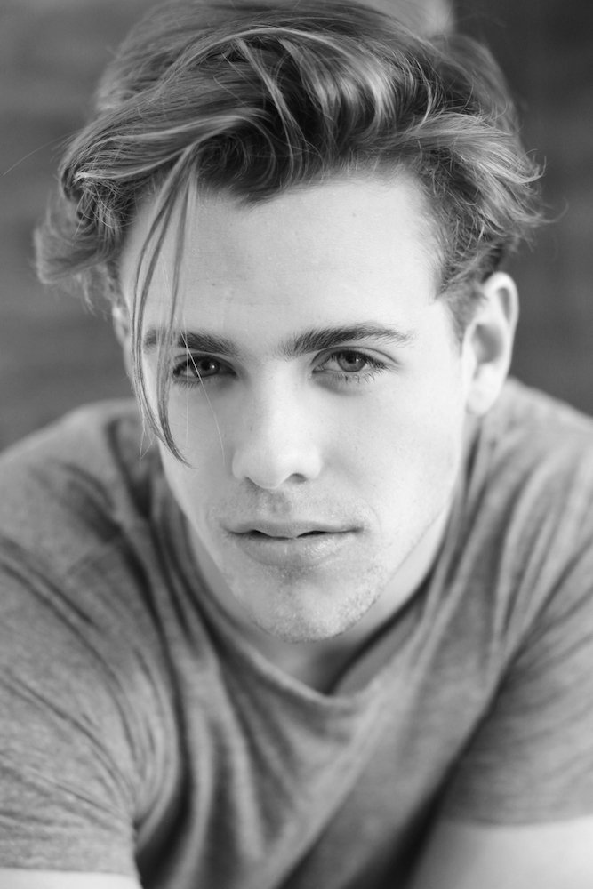 Maxime Gibeault backdrop