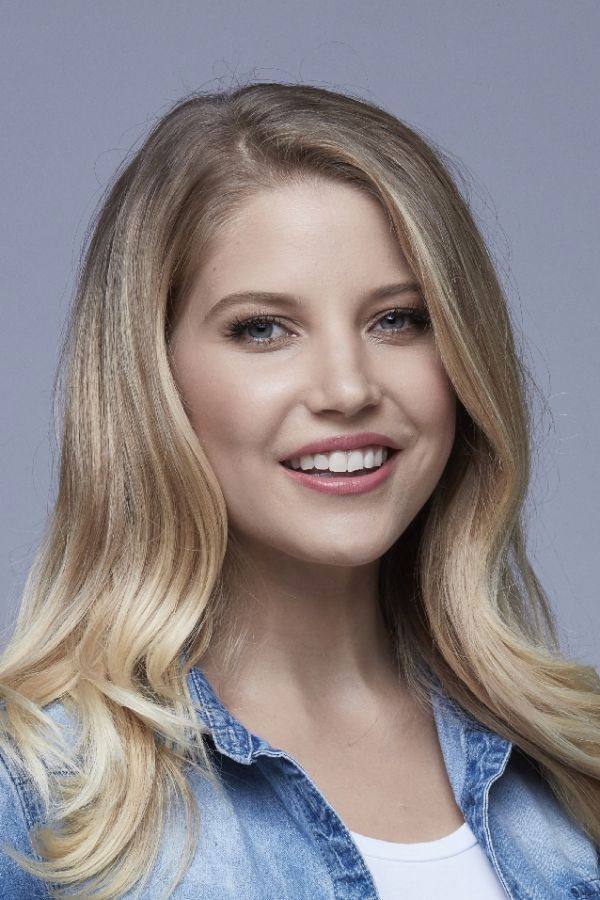 Szabó Zsófi backdrop