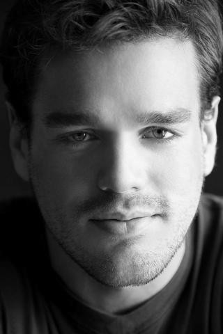 Maxime Genois backdrop