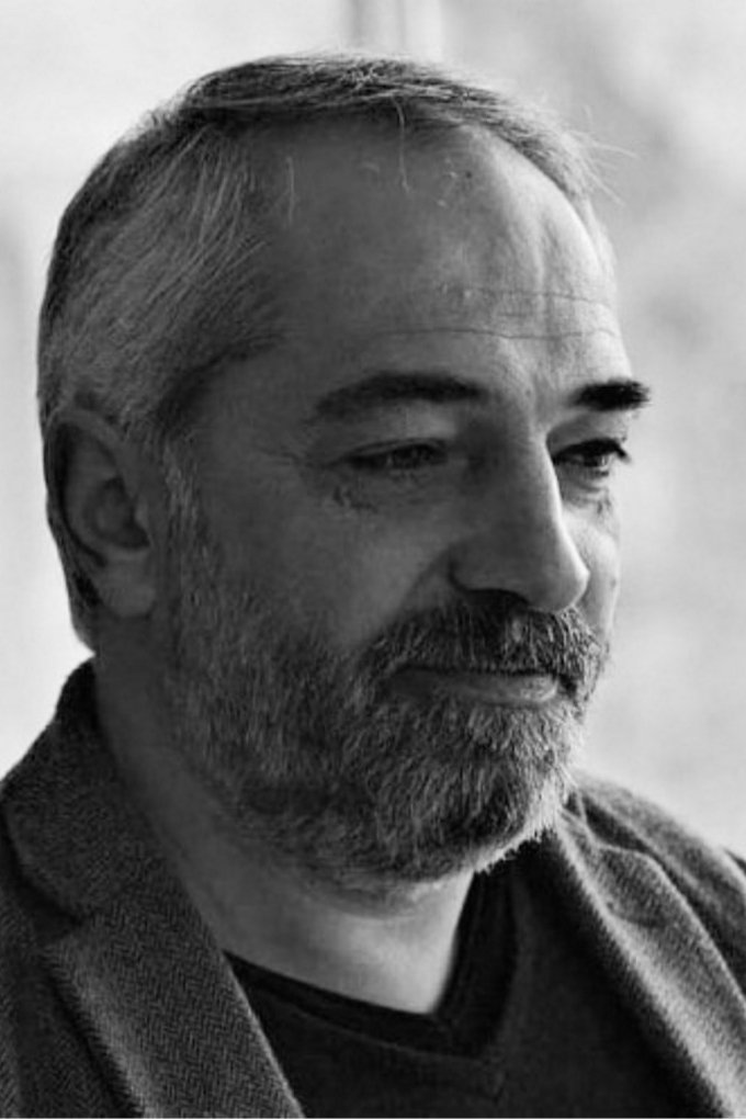 Shant Hovhannisyan backdrop