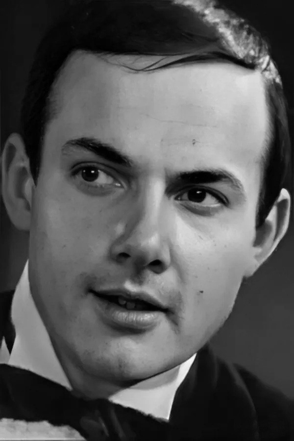 Aleksandr Kotov backdrop