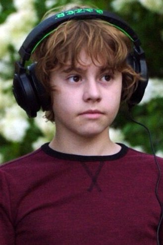 Gabriel Varga-Watt backdrop