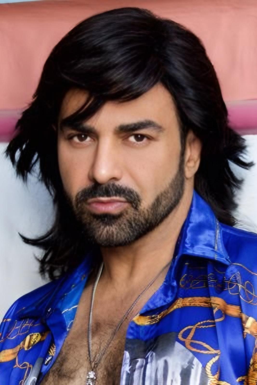 Ariel Miramontes backdrop