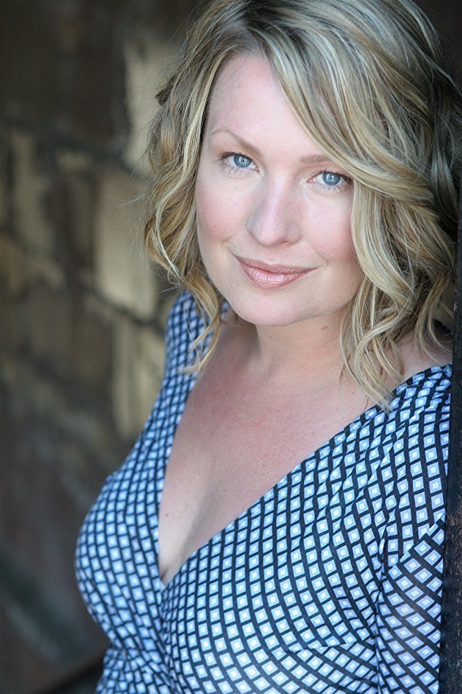 Sarah Charipar backdrop