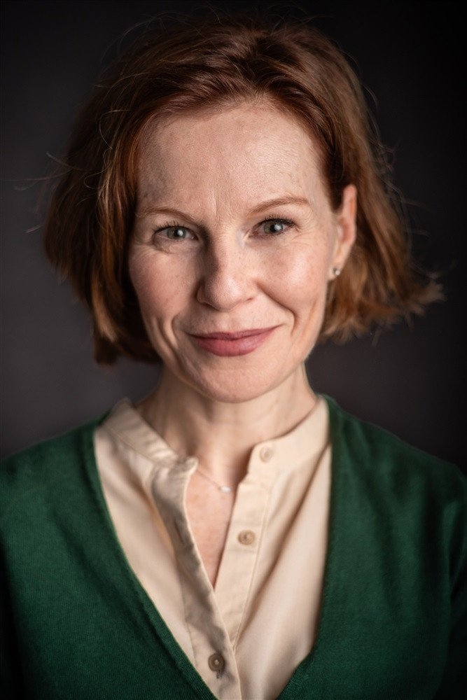 Elisa Doughty backdrop