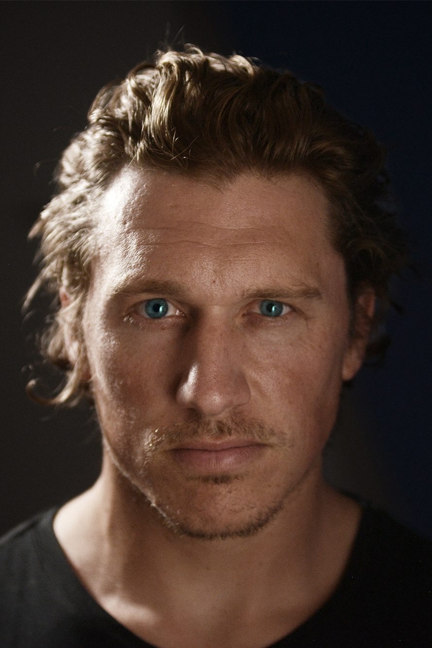 Damian Conrad-Davis backdrop