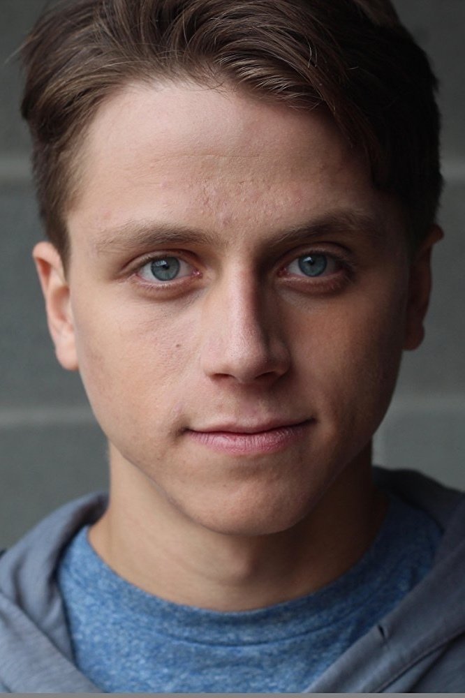 Majkël Gidën Shëri backdrop